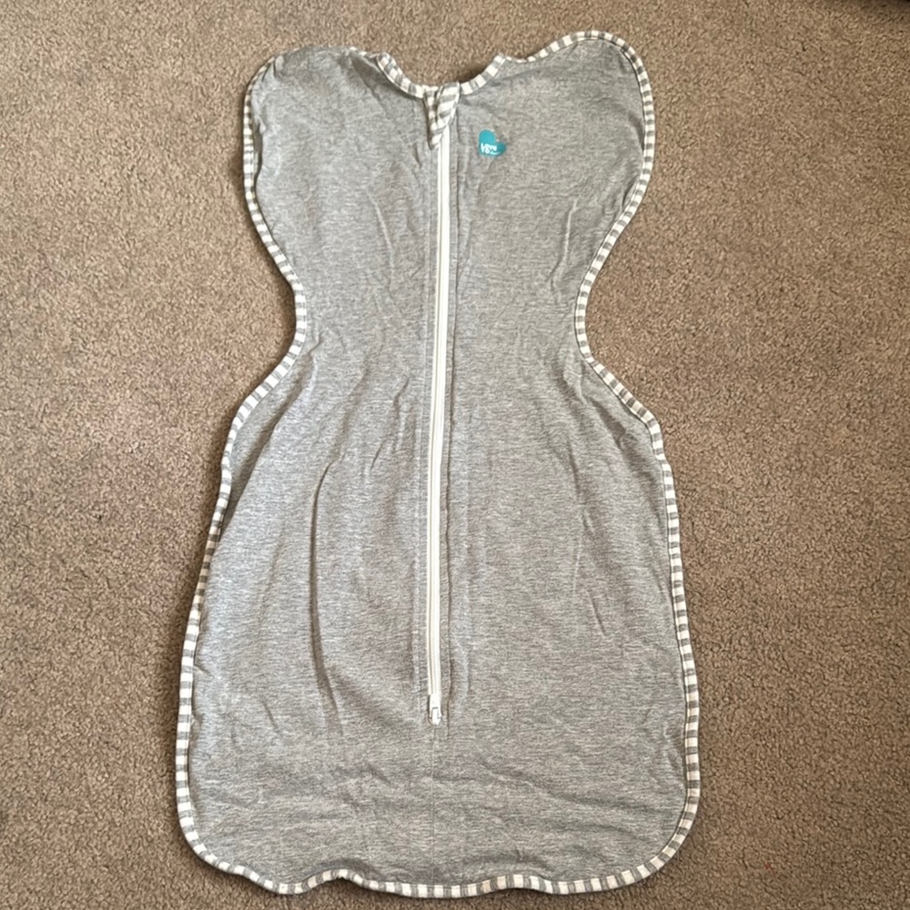 Love to Dream Gray Swaddle with Zipper